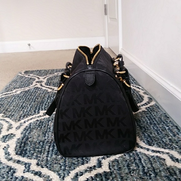 Black and gold Michael Kors handbag - Picture 3 of 4